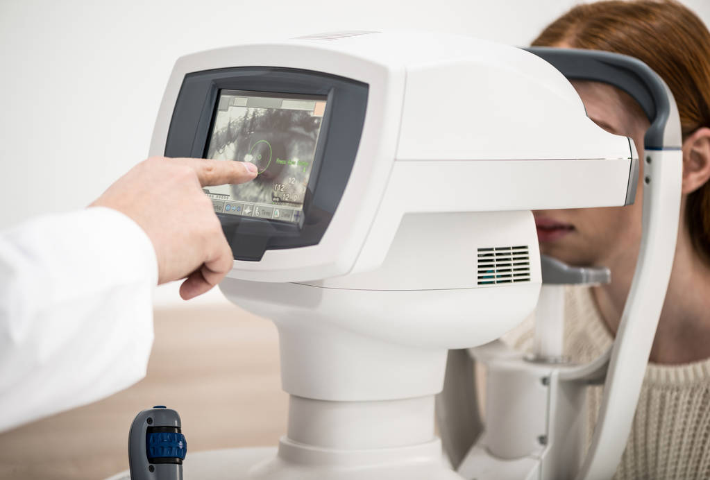 stock-photo-equipment-in-the-eye-clinic